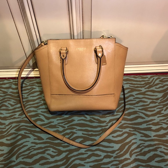 Coach Handbags - Camel leather Coach purse